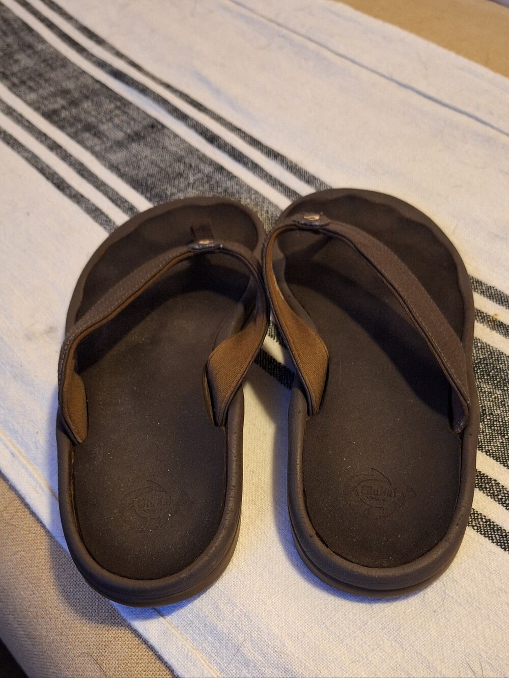 OluKai Ohana Brown Flip Flop Sandals Women's Size 8 - Picture 2 of 4